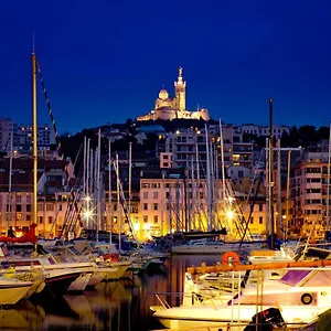 Bateau-hôtel Yacht Idealement Situe Au Coeur Du Vieux-port, Marseille